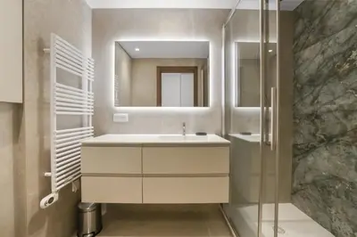 Salle de bains dans l'établissement REF 2006 - Cannes Croisette - Luxurious apartment with sea view for rent