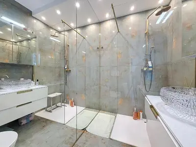 Salle de bains dans l'établissement INTUITION Studio avec terrasse 3min Croisette
