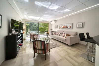 Coin salon dans l'établissement REF 1413 - Cannes Center Appartment for rent