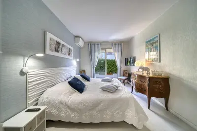 Un ou plusieurs lits dans un hébergement de l'établissement REF 1413 - Cannes Center Appartment for rent