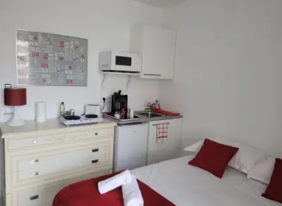 Cuisine ou kitchenette dans l'établissement Centre Cannes Victor Cousin
