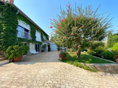 Jardin de l'établissement Magnifique propriété - Piscine - Mer