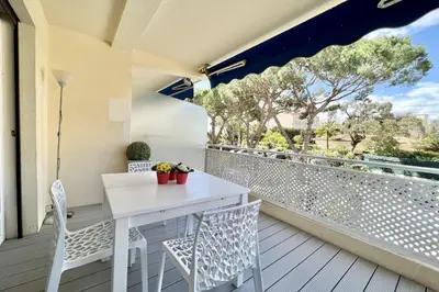 Balcon ou terrasse dans l'établissement Beautiful T2 large terrace near Center & sea