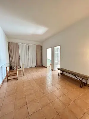 Plan de l'établissement Large duplex with garden in historic house