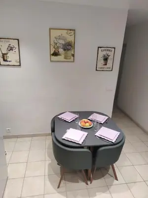Plan de l'établissement Cannes centre T3 Carré D'Or calme air conditionné WiFi
