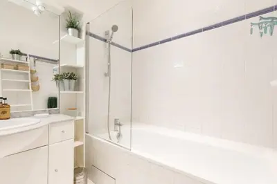 Salle de bains dans l'établissement Appartement centre-ville à 5 min du palais des festivals