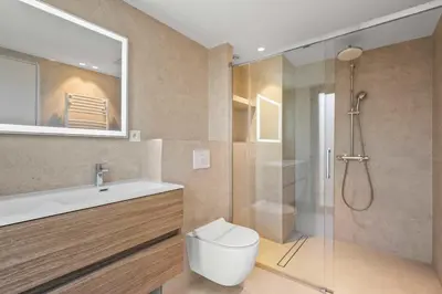 Salle de bains dans l'établissement REF 2021 -Cannes Centre Croisette - Apartment for rent
