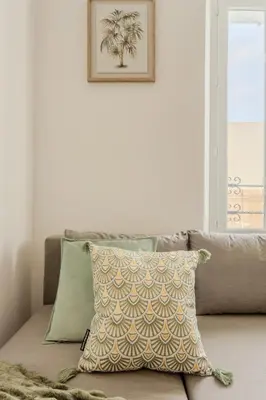 Coin salon dans l'établissement Brise de Sauge 1BR cosy clim, proche Palais