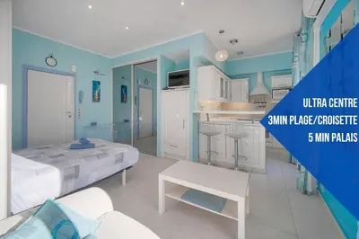 Cuisine ou kitchenette dans l'établissement Studio Cannes Centre 2 min from La Croisette