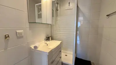 Salle de bains dans l'établissement Scène & Palmiers - Cannes