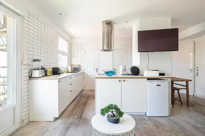 Cuisine ou kitchenette dans l'établissement Superb flat - 2BR- 4 P - Cannes