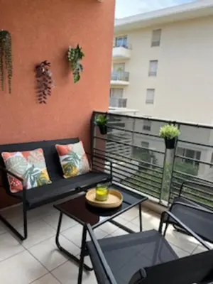 Balcon ou terrasse dans l'établissement Charming apartment with 2 balconies