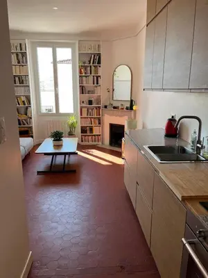 Cuisine ou kitchenette dans l'établissement Elégant appartement 2 pièces centre Cannes Croisette plages