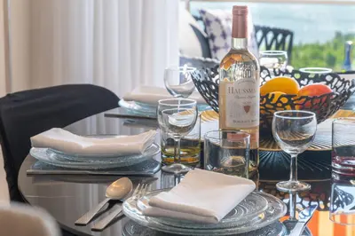 Boissons dans l'établissement 3Br Sea View Luxury Residence with Pool & Tennis