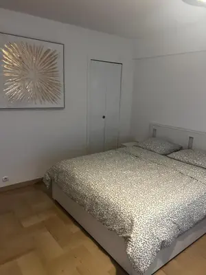 Un ou plusieurs lits dans un hébergement de l'établissement Quiet Seaside Apartment, 1 Min to Beach, Parking, Promenade de la Plage