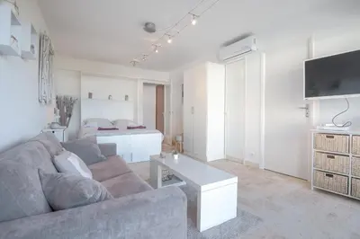 Plan de l'établissement Magnifique studio dans le centre-ville de Cannes
