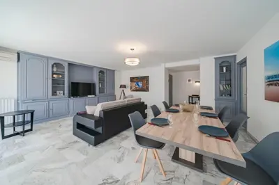 Un ou plusieurs lits dans un hébergement de l'établissement Wdf 2 bedrooms heart of Cannes!!