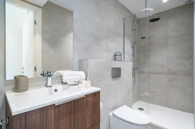 Salle de bains dans l'établissement Pleasant 2 bedroom in the heart of Cannes