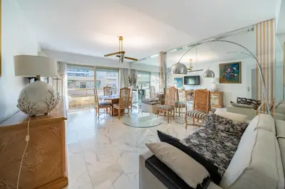 Coin salon dans l'établissement Apartment for 4 people in the heart of Cannes