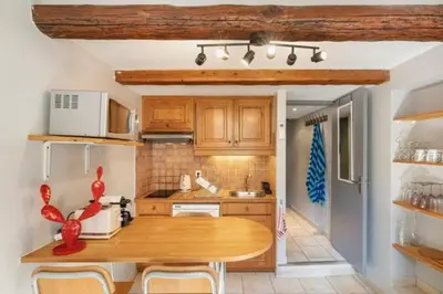 Cuisine ou kitchenette dans l'établissement Duplex au cœur du vieil Antibes, Le Jamesy