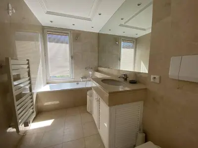 Salle de bains dans l'établissement Cannes Proche Croisette - Appartement 3 pièces