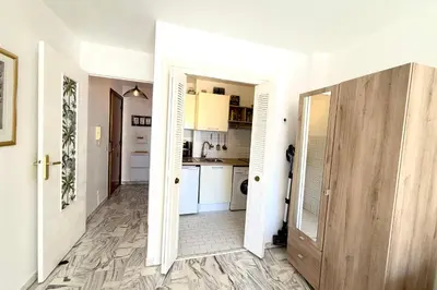 Cuisine ou kitchenette dans l'établissement Antibes Centre Ville - Studio 2 personnes
