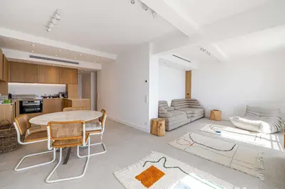 Cuisine ou kitchenette dans l'établissement Magnificient 2 bedroom Flat sea view - Residence - Antibes Centre