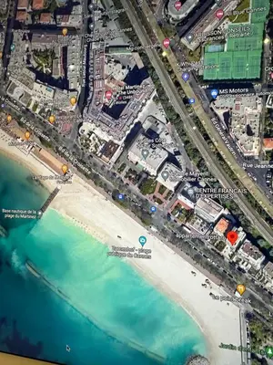 Vue générale sur la mer ou vue sur la mer prise depuis l'appartement