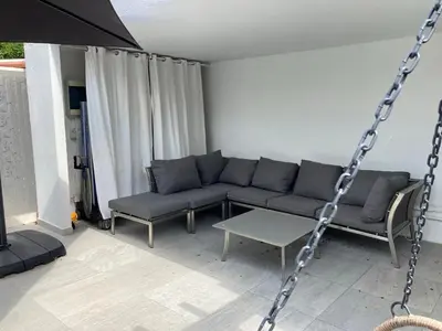 Coin salon dans l'établissement Beautiful Villa, 8p, comfort, quiet, beaches and center