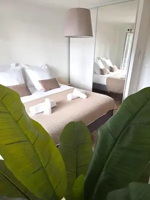 Coin salon dans l'établissement Foch Riviera, séjour d'exception sur Antibes, T3 4 à 6 personnes