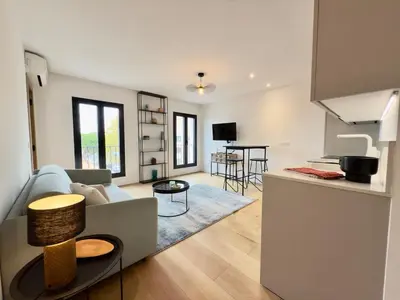 Cuisine ou kitchenette dans l'établissement Moderne - Lumineux - Vue Port Antibes