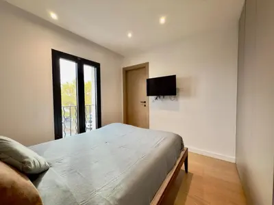 Télévision ou salle de divertissement dans l'établissement Moderne - Lumineux - Vue Port Antibes