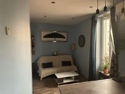 Un ou plusieurs lits dans un hébergement de l'établissement 2p plein centre d'Antibes, 500m Bord de Mer