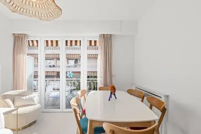 Coin salon dans l'établissement 3 pièces Juan les Pins Cosy et Luxueux