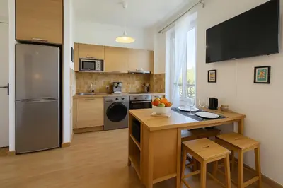 Cuisine ou kitchenette dans l'établissement Côté Vieil Antibes