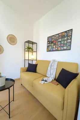 Coin salon dans l'établissement Côté Vieil Antibes