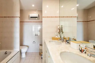 Salle de bains dans l'établissement Stunning House A C 5BR 10P - Biot