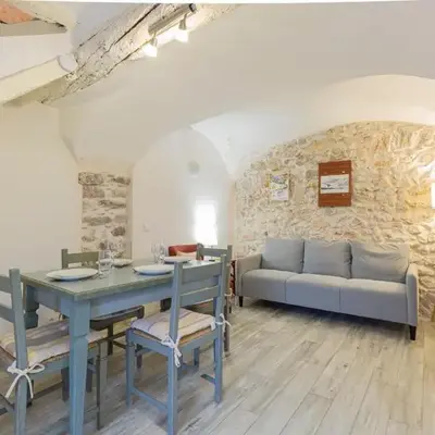 Authentic Townhouse Steps from the Beach & Market