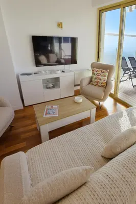 Télévision ou salle de divertissement dans l'établissement Sea View Prestige - T3, 6P, Terrasse & Vue Mer, PK
