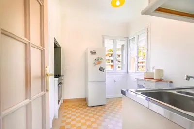 Cuisine ou kitchenette dans l'établissement Apartment near Croisette and Cannes festival