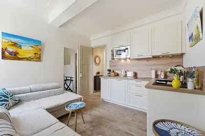 Cuisine ou kitchenette dans l'établissement L'Azur Antibois - Charme confort