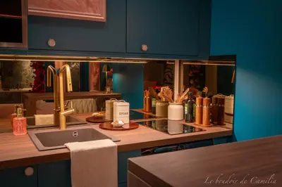Cuisine ou kitchenette dans l'établissement Le Boudoir