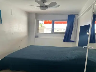 Un ou plusieurs lits dans un hébergement de l'établissement Peaceful La Pinède apartment for couple