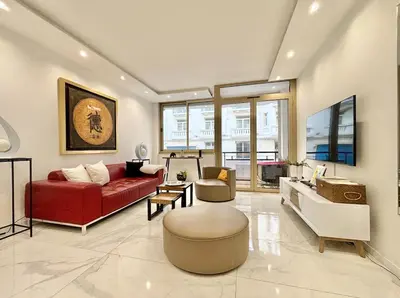 Télévision ou salle de divertissement dans l'établissement Cannes one bedroom apartment - 20LM1
