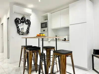 Cuisine ou kitchenette dans l'établissement Cannes one bedroom apartment - 20LM1