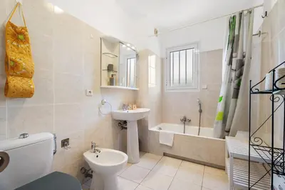 Salle de bains dans l'établissement Appartement élégant à Antibes - Welkeys