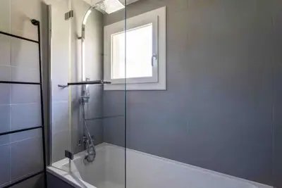 Salle de bains dans l'établissement Cannes 2 bedrooms apartment & 2 bathrooms - 160A