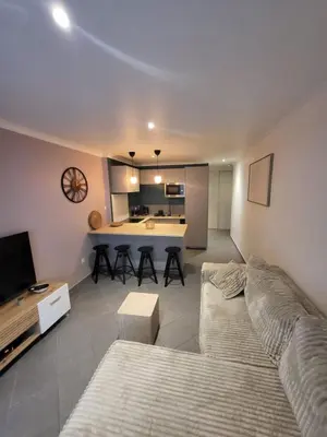 Télévision ou salle de divertissement dans l'établissement Escapade en plein cœur Antibes