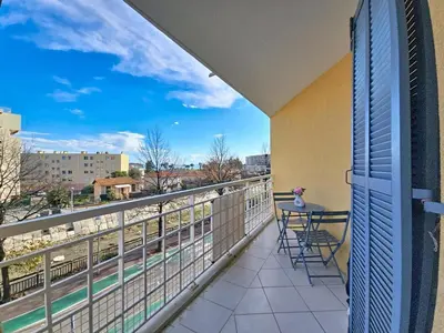 Balcon ou terrasse dans l'établissement Superbe studio avec balcon vue mer - AC, Wifi, 2