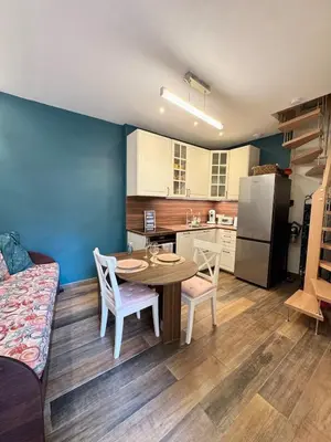 Cuisine ou kitchenette dans l'établissement Duplex Remparts d'Antibes
